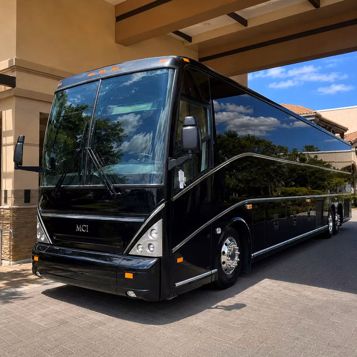 corporate charter bus rentals for bradenton team building events and off sites