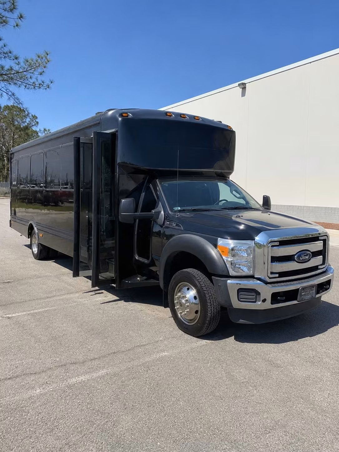 party buses for bradenton prom night that keep the energy going all night long